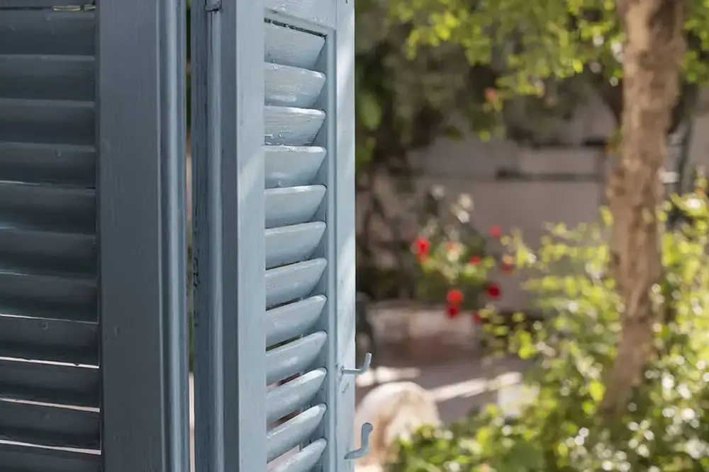 Relax in Elliniko Hidden Gem-vintage Bungalow With Garden and Hot Tub in an Iglo