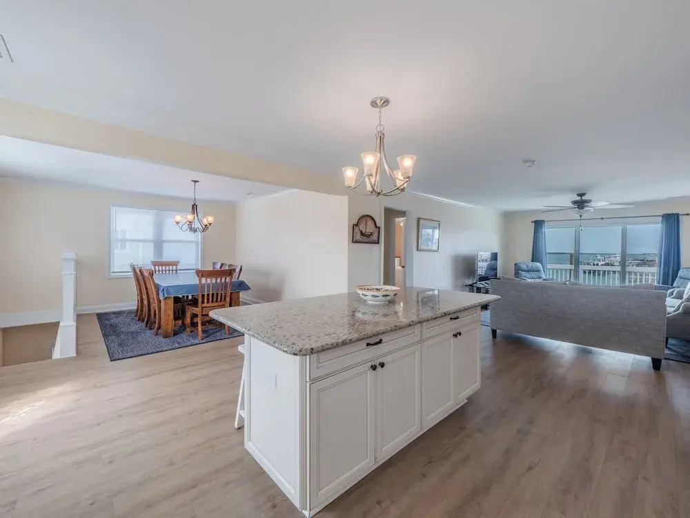 Bear's Den by Topsail Realty