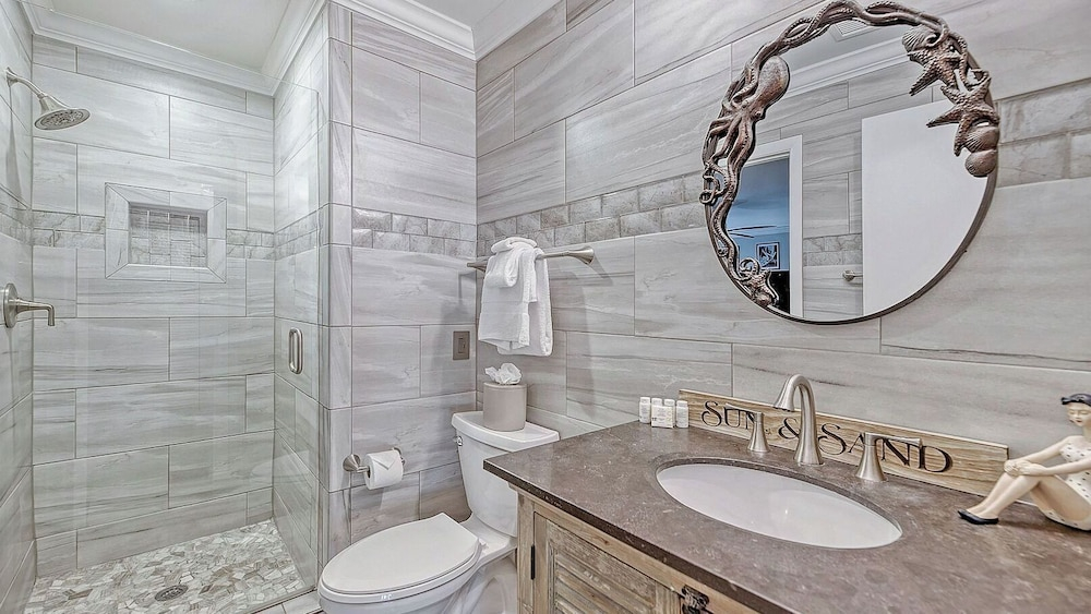 412 Seascape by Avantstay Oceanfront + Balcony