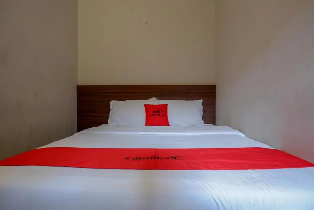 RedDoorz near Stasiun Tawang Semarang
