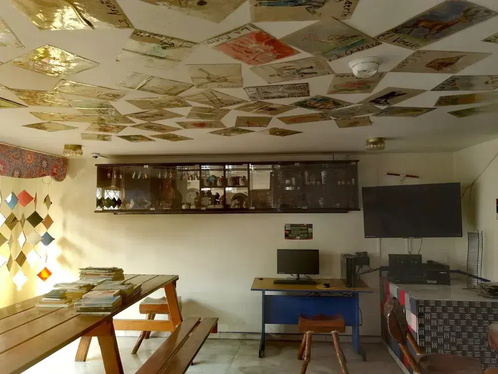 The Roof Backpackers