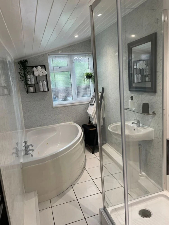Little Holme Cosy Rural Stay With Indoor HOT TUB