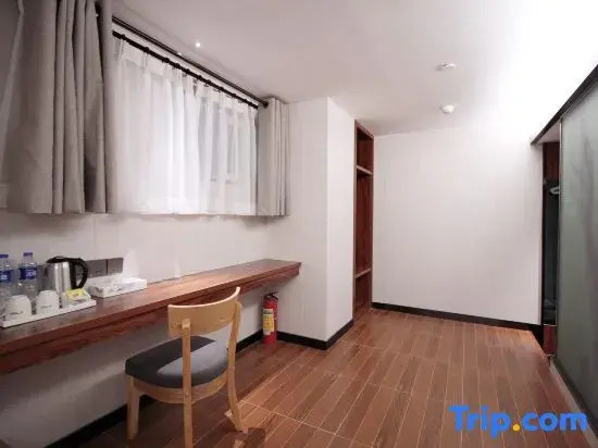 Wenxing Hotel (Zhuhai Xiangzhou Station Riyuebei Opera Theater)