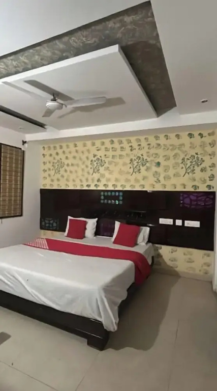 Hotel Modern Palace