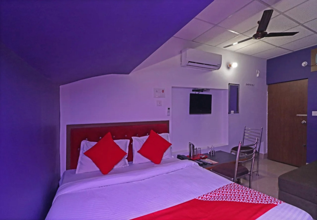 Hotel Satellite And Restaurant By OYO Rooms