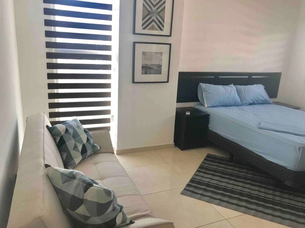 Eclectic 3 levels and 5 bedrooms penthouse