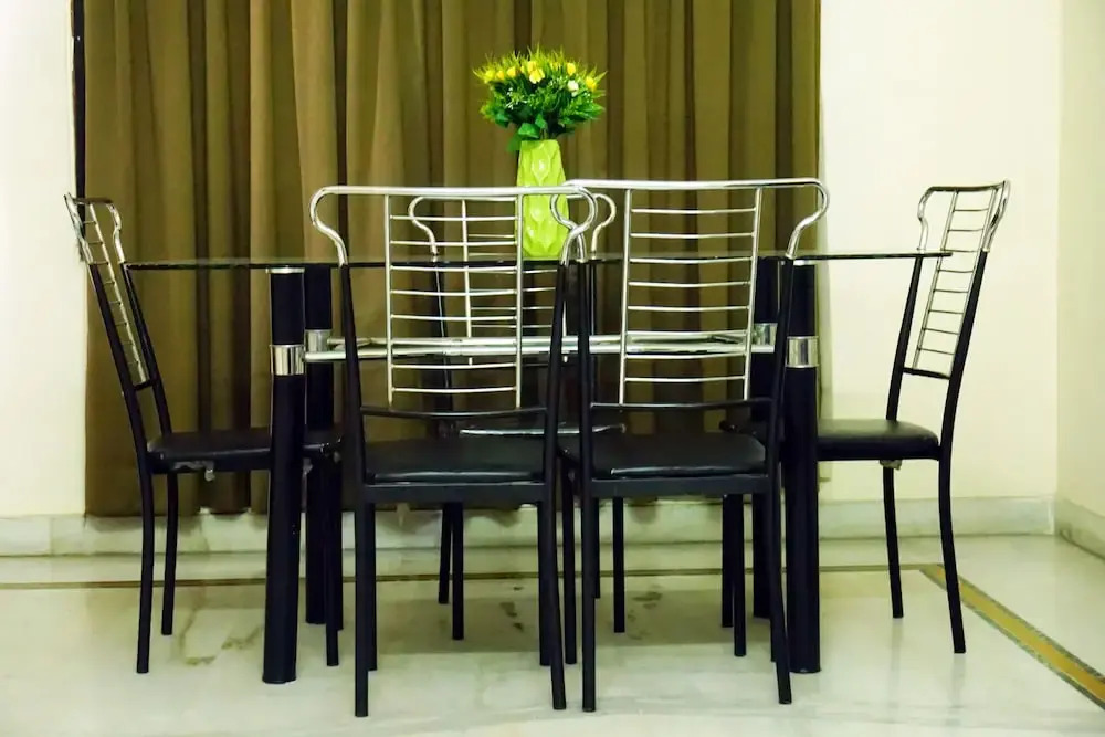 OYO 18454 Hallmark Inn Begumpet