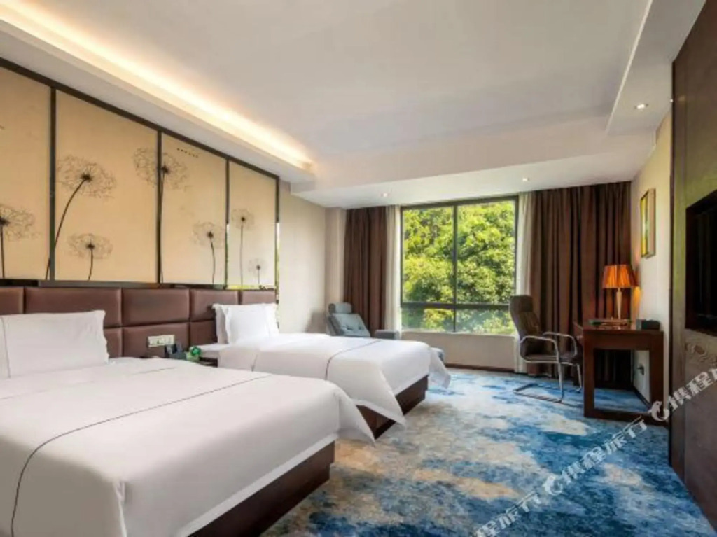 Golden Hotel