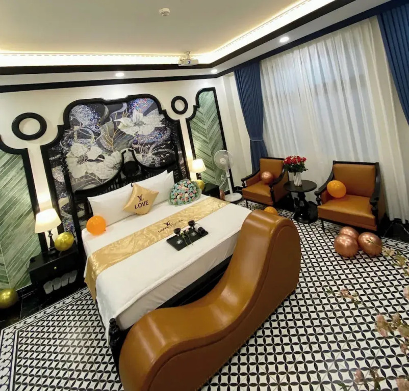 Love Luxury Hotel Vườn Lài