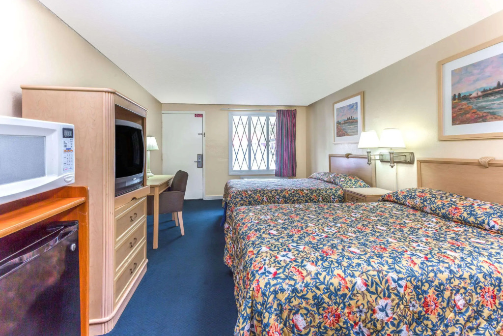 Knights Inn - Norcross, GA