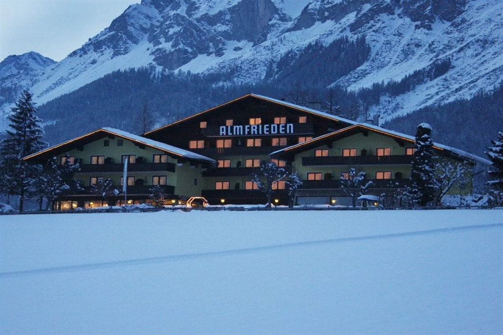 Almfrieden Hotel & Romantikchalet