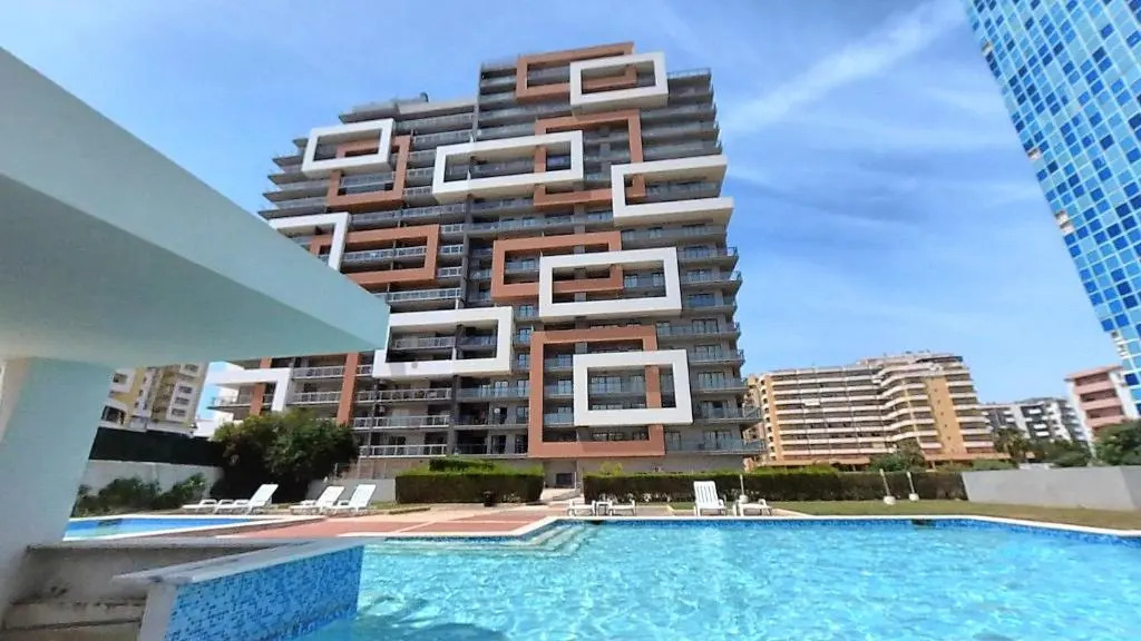 Rocha Tower 11C-11E