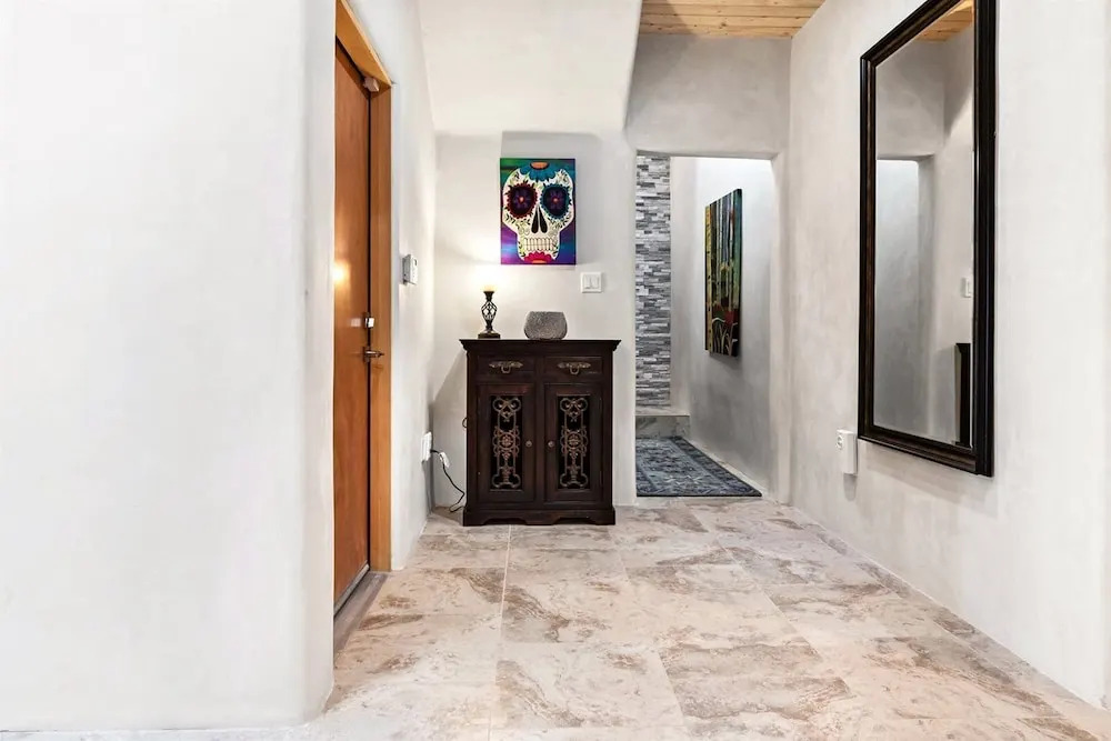 Bonita - Stunning Contemporary Home, Six Blocks From The Plaza