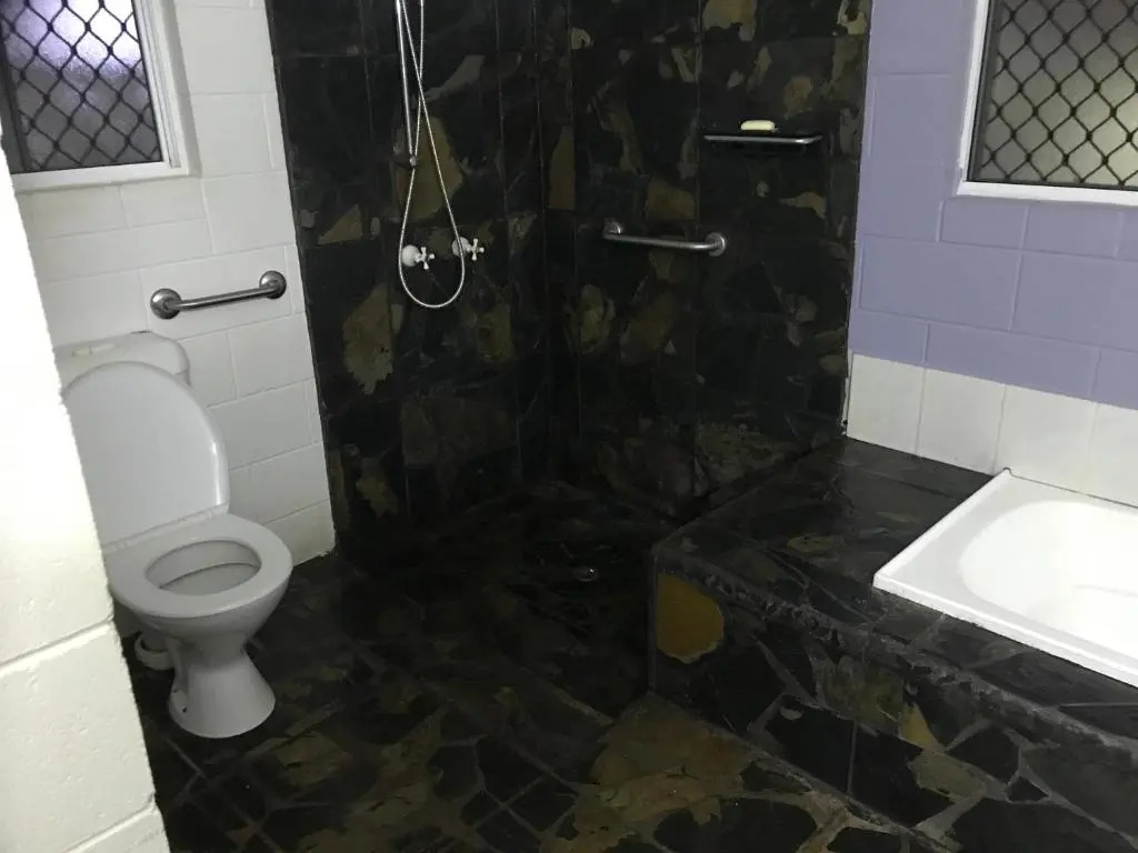 Royal Palm Cottage, Entire two bedroom 2 bathroom house with Pool