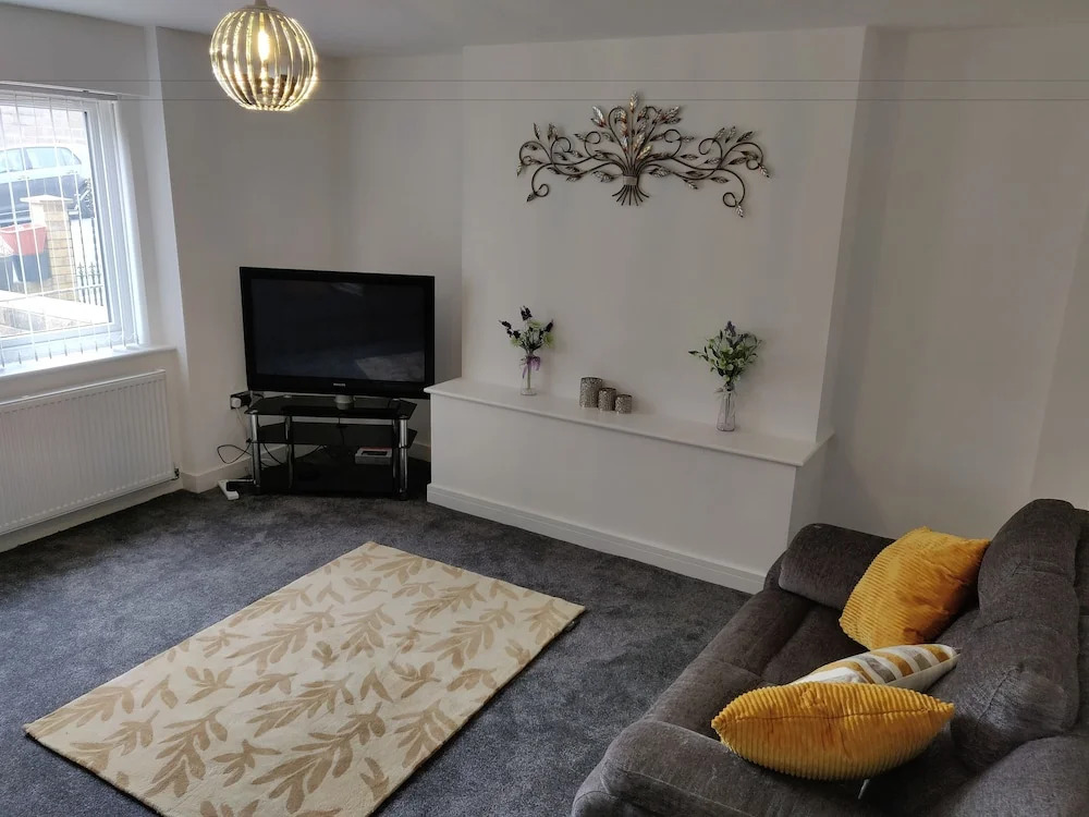 Fantastic Bradford Townhouse 6 bedrooms
