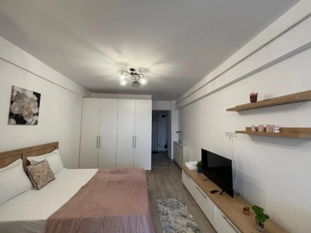 DEKO Apartments & Studios Near Palas Mall - Parking Option