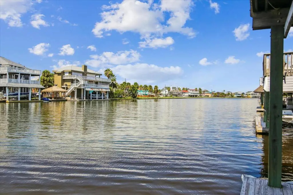 Canal Breeze by Ryson Vacation Rentals