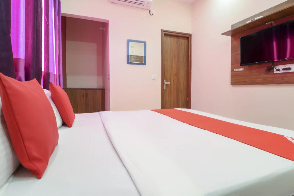 OYO 76270 Hotel Shaurya