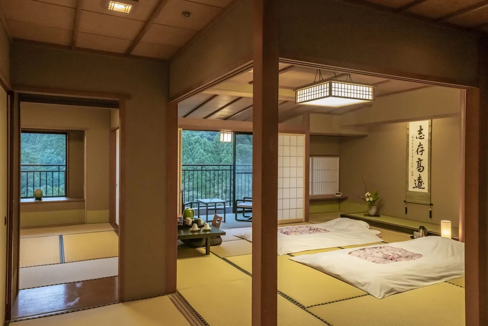 Yamanaka Onsen Hanatsubaki