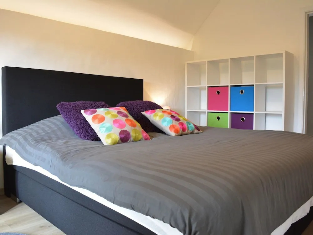 Wonderfully Furnished Cottage, Very Comfortable, Small Village Near Namur