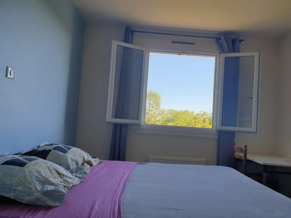 Chambre avec cuisine équipée sur demande