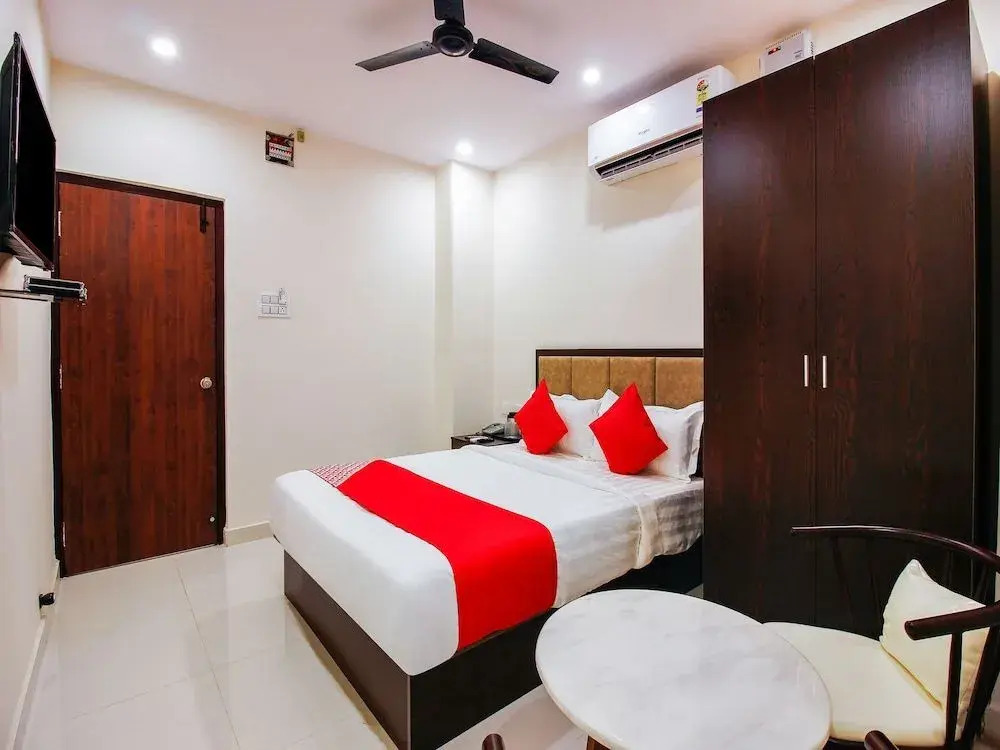 Hotel Dove by OYO Rooms