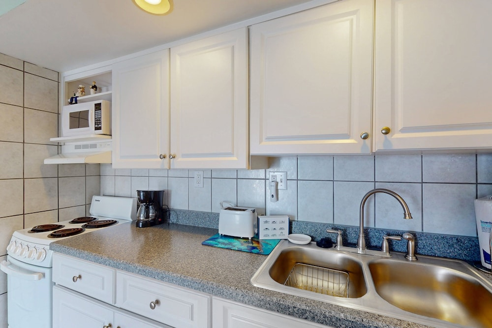 Mariners Cove 302