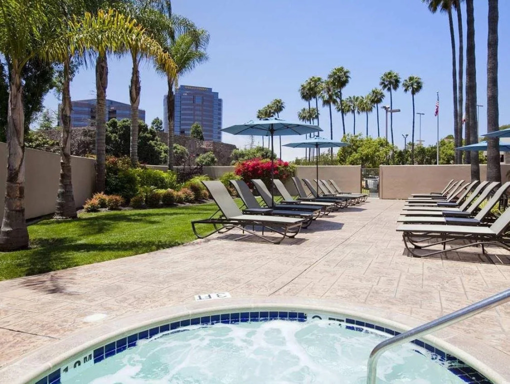 Embassy Suites by Hilton San Diego La Jolla