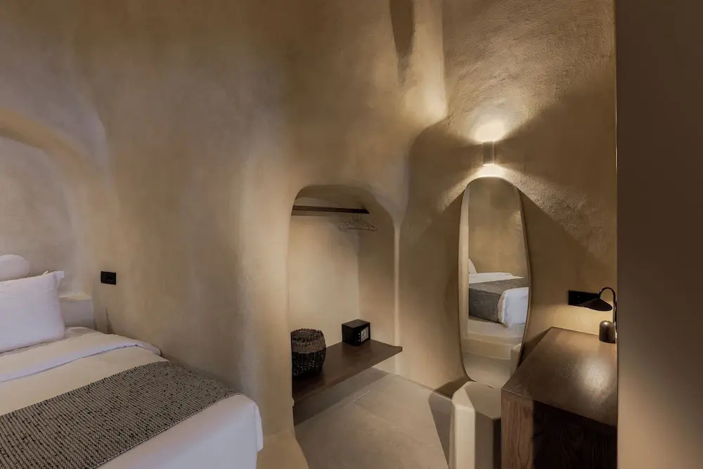 Caldera's Dream Cave House with hot tub