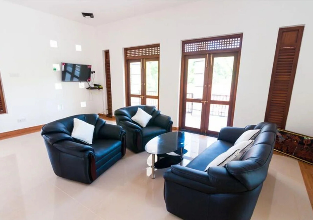 Minuri Villa