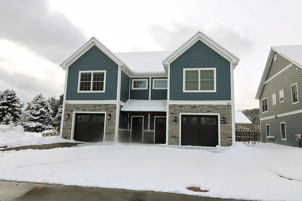 17 Glen Burn Trail 3 Bedroom Townhouse