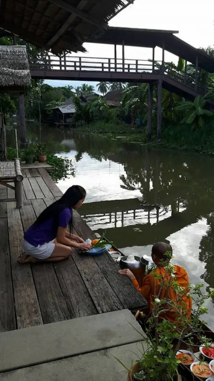 Baan Suanaomsuk