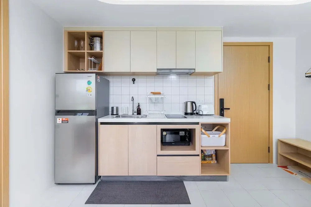 2BR Close to Beach  Pool Views C256