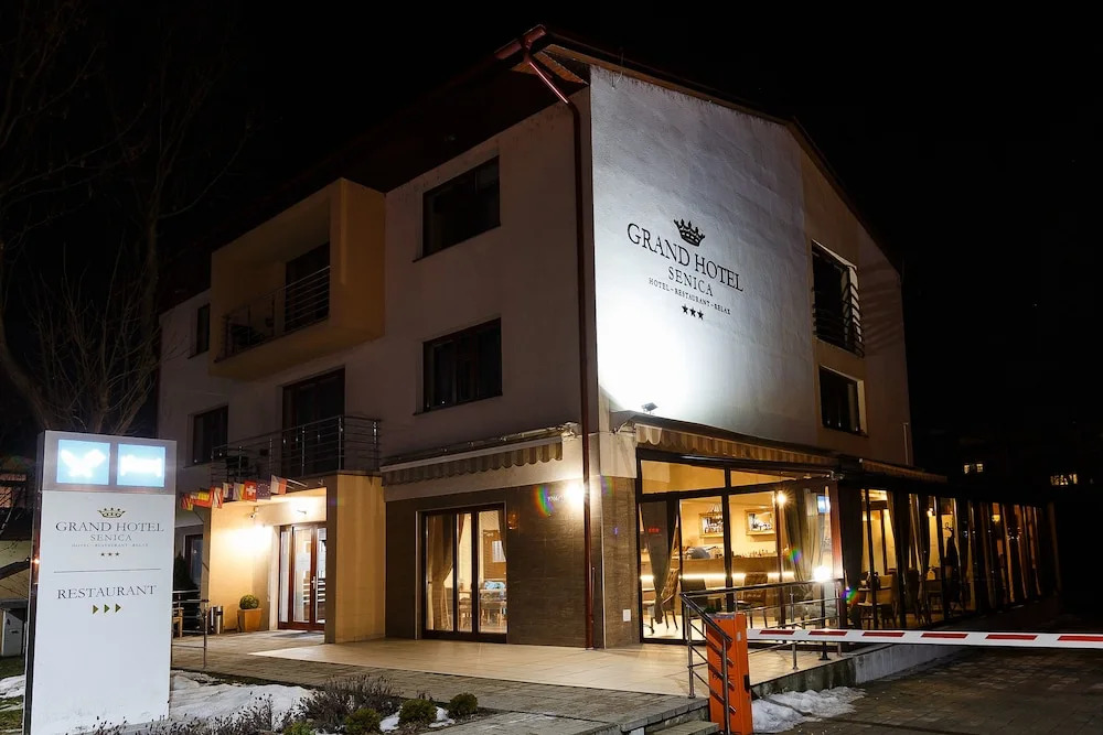 Grand Hotel Senica, Garni