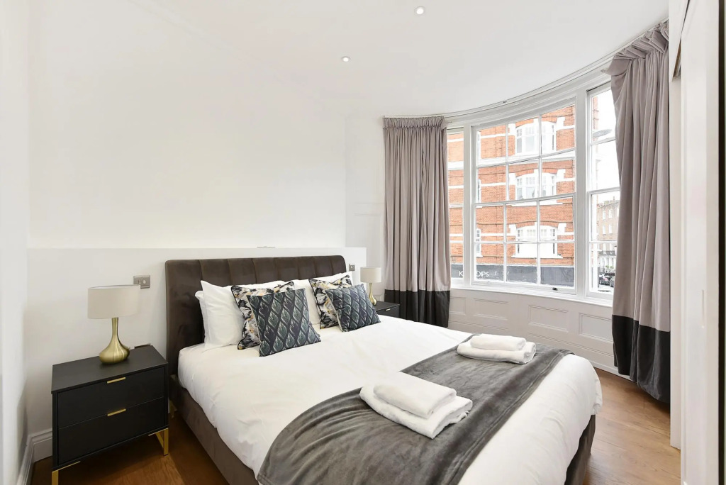 Stunning Sloane Square 2 Bed 2.5 Bath £2.5 million