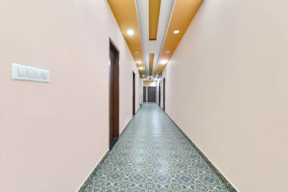 Fabhotel Sarvika