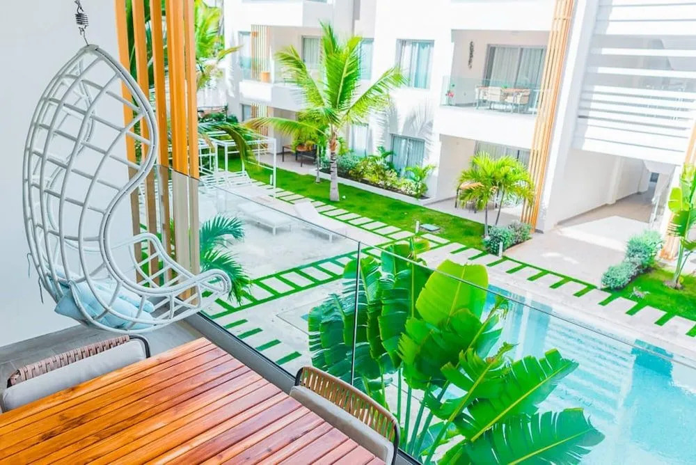 Modern and Chic 2 Bedroom Condo Steps From the Beach