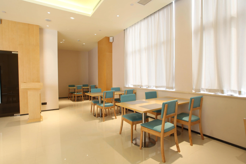 Ji Hotel Shanghai Fengxian Nanqiao Bus Station