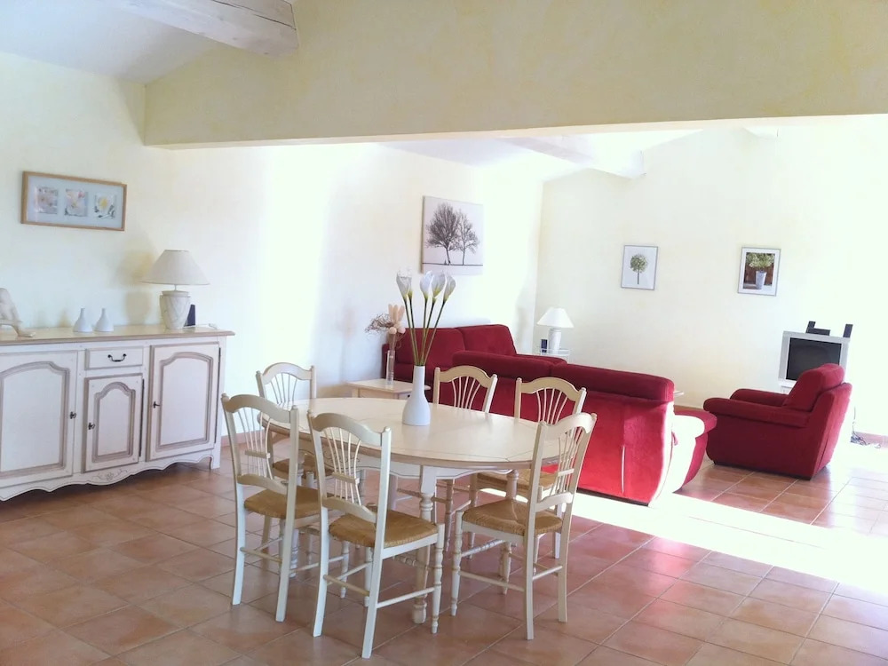 Spacious Villa With Panoramic Views, Located in the Provence