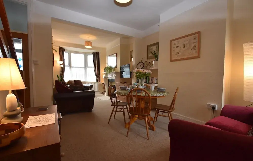 Tilling View with private parking