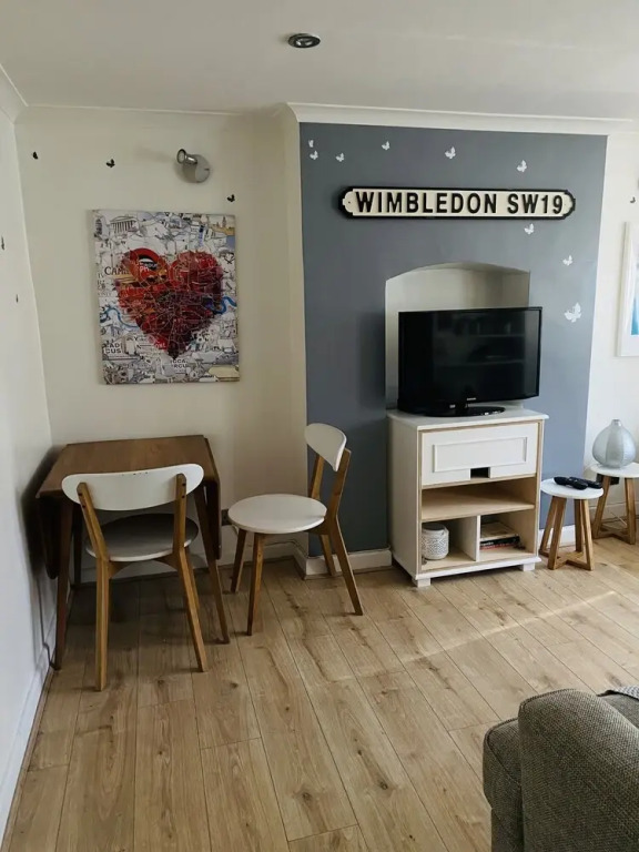 Modern, Quiet Garden Flat in Heart of Wimbledon