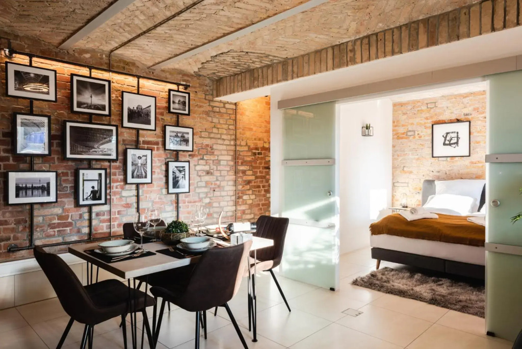 2 independent Luxury LOFTS side by side. 152m2. 4BR. Co-CLEAN grocery help