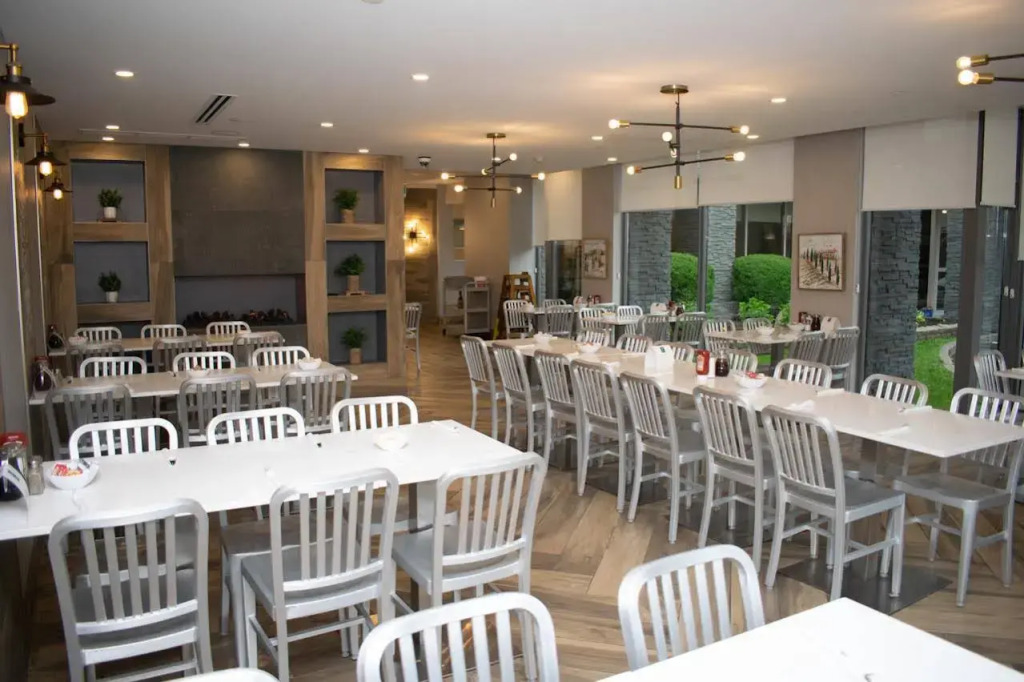 Vittoria Hotel & Suites