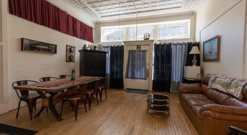 Bisbee Grand Hotel, Saloon, and Music Venue
