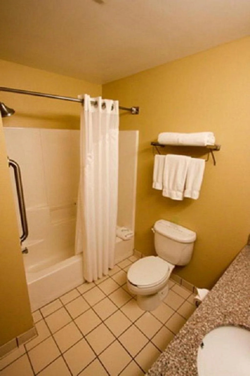 Holiday Inn Express Hotel & Suites Chicago-Algonquin by IHG