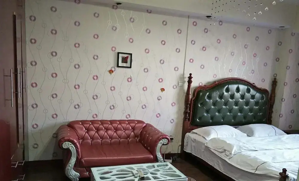 72 Apartment (Shenyang Yishijie Furniture Building A)