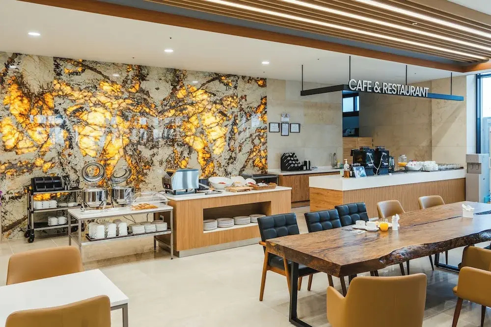 Dongho Beach Hotel