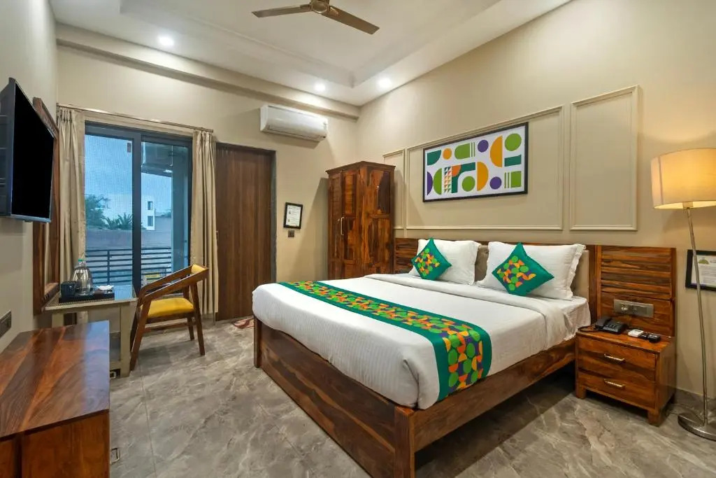 Treebo Aashirwad Bliss Inn With Swimming Pool