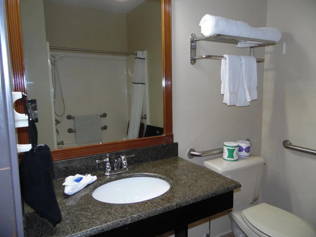 Best Western Teal Lake Inn