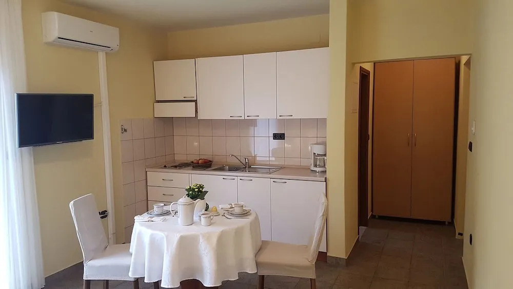 Apartments and Rooms Slavica